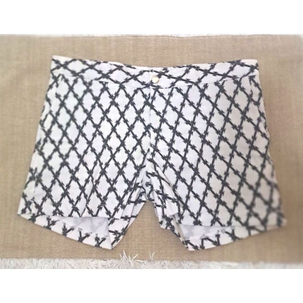 Radical Elements Swim Trunks Men's White Black Razor Size 31